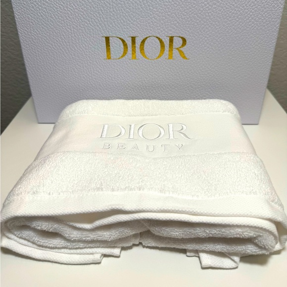 Dior Other - NWOT Dior beauty hand towel 18x28